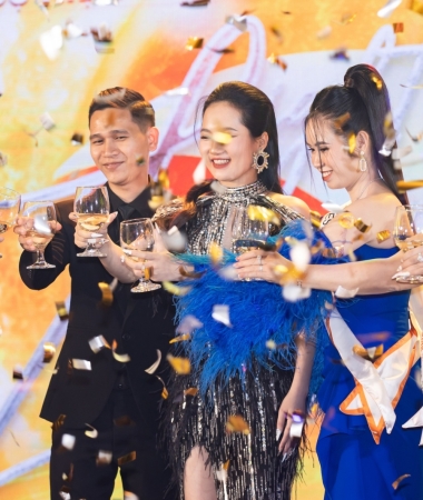 Ý TƯỞNG CHO LỄ VINH DANH CUỐI NĂM – TÔN VINH THÀNH CÔNG, KHÍCH LỆ ĐỘI NGŨ