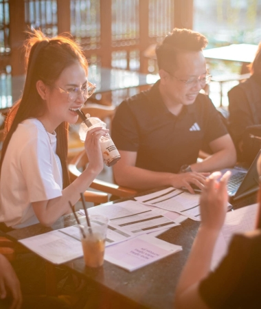 LÀM CÁCH NÀO ĐỂ DOANH NGHIỆP CỦA BẠN NỔI BẬT HƠN SO VỚI NHỮNG ĐỐI THỦ KHÁC TRONG NGÀNH SỰ KIỆN?