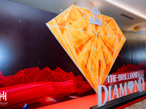 THE BRILLIANT DIAMOND" – VINH DANH SỰ TỎA SÁNG